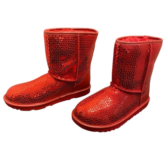 UGG Big Girl/Women’s Classic ll Gel Heart Boots Metallic Hearts Size 5 - Picture 6 of 11